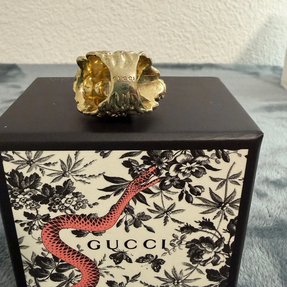 BRAND NEW Gucci Gold Lion Head Clear Crystal Size 10 / X-Small / 5.25